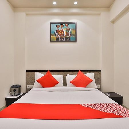 Oyo 23289 Hotel Anmol Palace Ahmedabad Eksteriør bilde