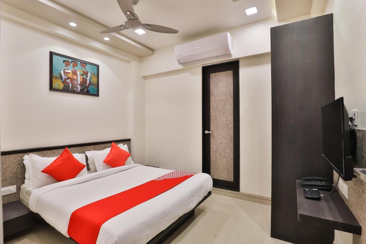 Oyo 23289 Hotel Anmol Palace Ahmedabad Eksteriør bilde