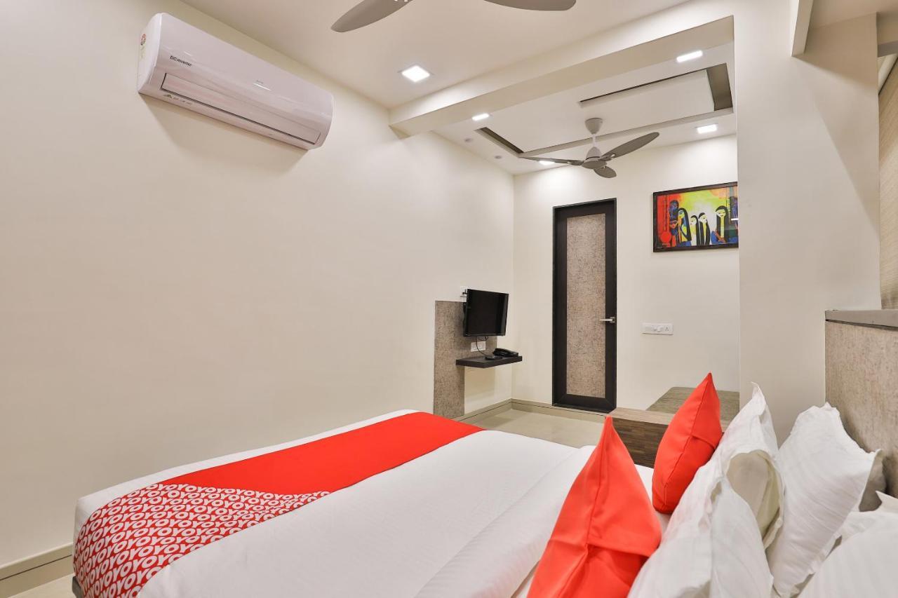 Oyo 23289 Hotel Anmol Palace Ahmedabad Eksteriør bilde